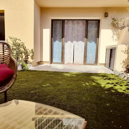 Avec Jardin A Deux Pas De La